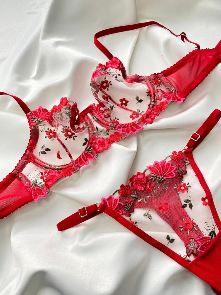 Scarlet Fatal Lingerie Set