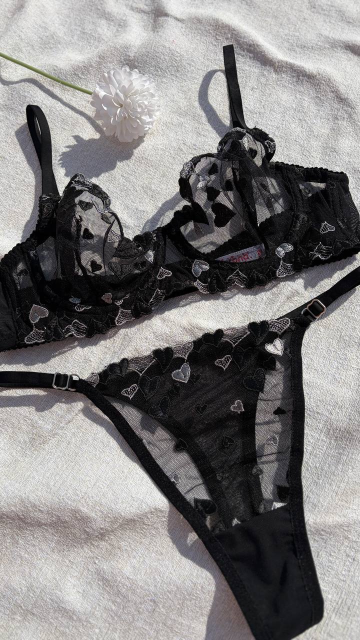 Amore Nero Lingerie Set